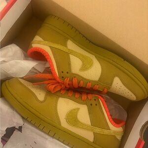 Nike Dunk Low in Sesame and Red